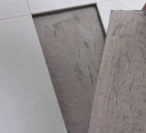 余庆瓷砖空鼓维修公司分享瓷砖铺贴时如果打浆（即涂抹在瓷砖背面和基层上的砂浆或瓷砖胶）过少，会带来以下问题